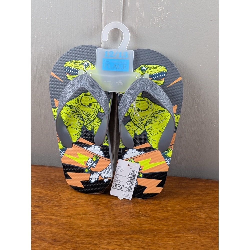 The Childrens Place Boys Dinosaur Skateboard Flip Flops Grey Green 12/13 NWT